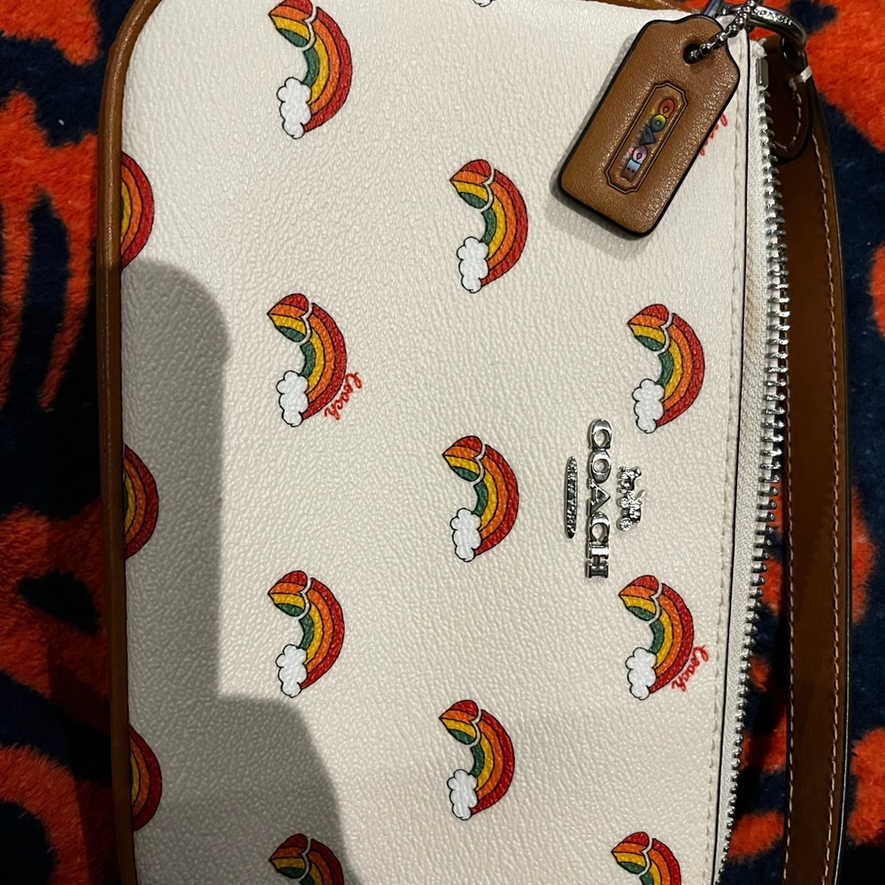 Small pride coach purse - Picture 5 of 6